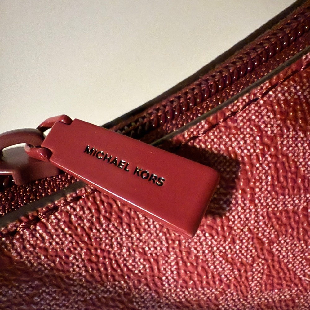 Michael Kors Small Pouchette shoulder crossbody bag in Mulberry (Burgundy) - Picture 3 of 11